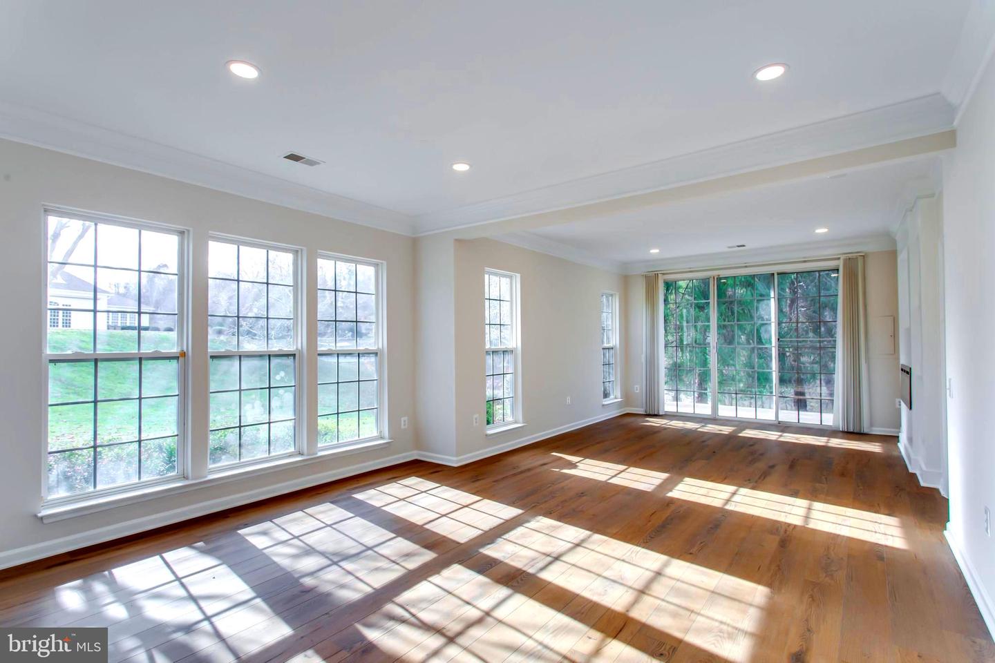 1981 PENFOLD CT, WOODBRIDGE, Virginia 22192, 2 Bedrooms Bedrooms, 8 Rooms Rooms,2 BathroomsBathrooms,Residential,For sale,1981 PENFOLD CT,VAPW2108386 MLS # VAPW2108386