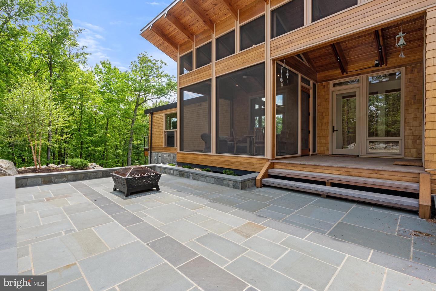 559 BESSIE BELL MOUNTAIN RD, CASTLETON, Virginia 22716, 3 Bedrooms Bedrooms, ,2 BathroomsBathrooms,Residential,For sale,559 BESSIE BELL MOUNTAIN RD,VARP2002080 MLS # VARP2002080