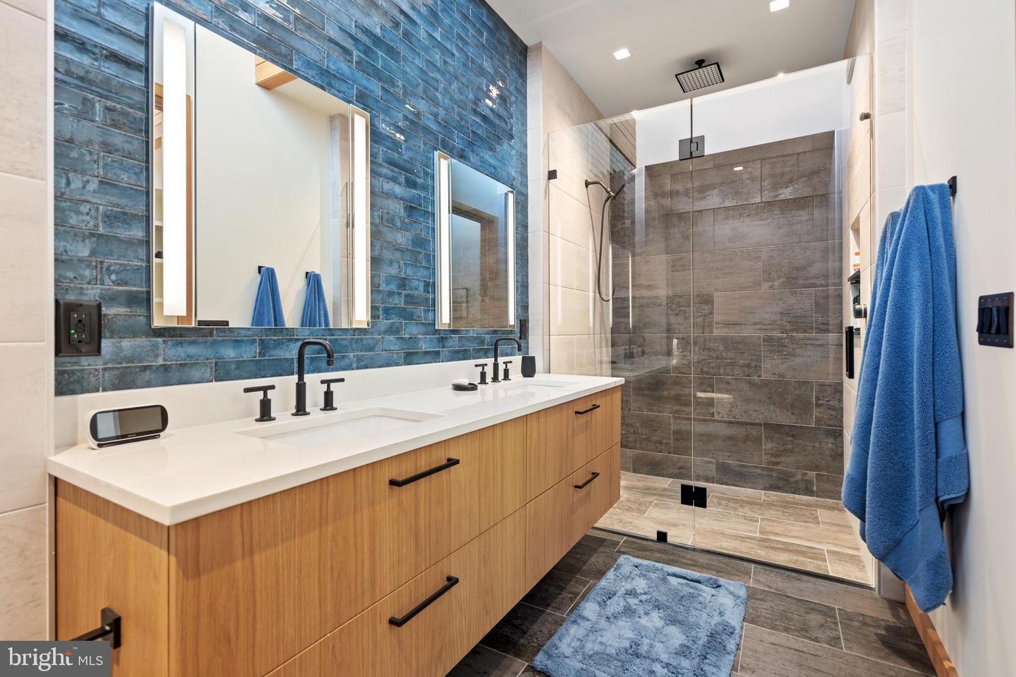 559 BESSIE BELL MOUNTAIN RD, CASTLETON, Virginia 22716, 3 Bedrooms Bedrooms, ,2 BathroomsBathrooms,Residential,For sale,559 BESSIE BELL MOUNTAIN RD,VARP2002080 MLS # VARP2002080