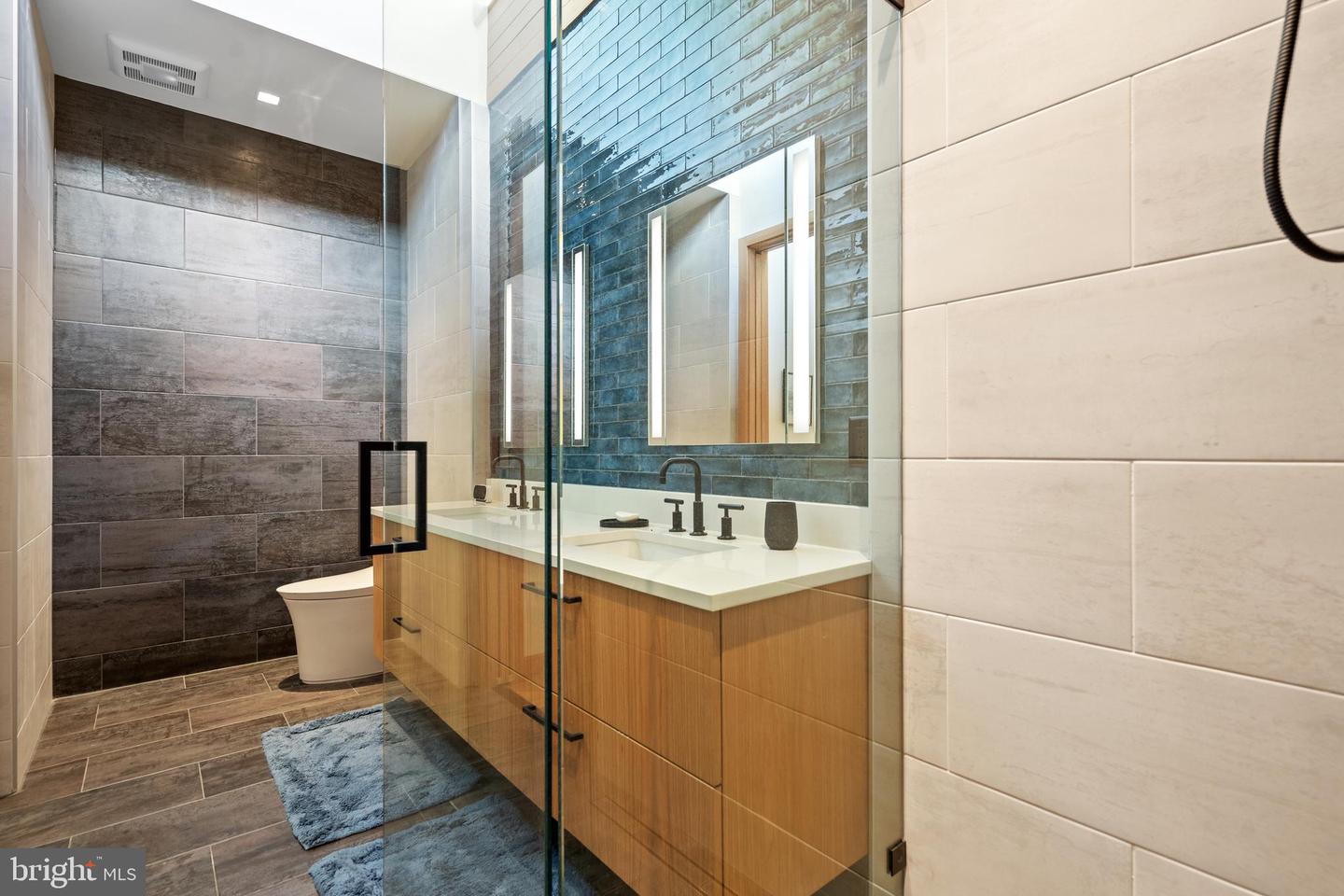 559 BESSIE BELL MOUNTAIN RD, CASTLETON, Virginia 22716, 3 Bedrooms Bedrooms, ,2 BathroomsBathrooms,Residential,For sale,559 BESSIE BELL MOUNTAIN RD,VARP2002080 MLS # VARP2002080