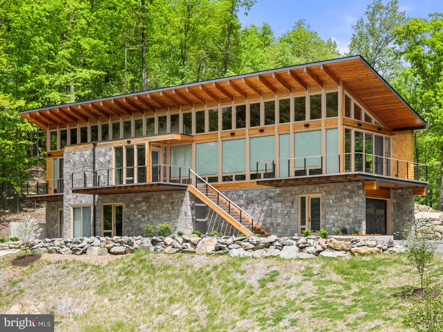 559 BESSIE BELL MOUNTAIN RD, CASTLETON, Virginia 22716, 3 Bedrooms Bedrooms, ,2 BathroomsBathrooms,Residential,For sale,559 BESSIE BELL MOUNTAIN RD,VARP2002080 MLS # VARP2002080