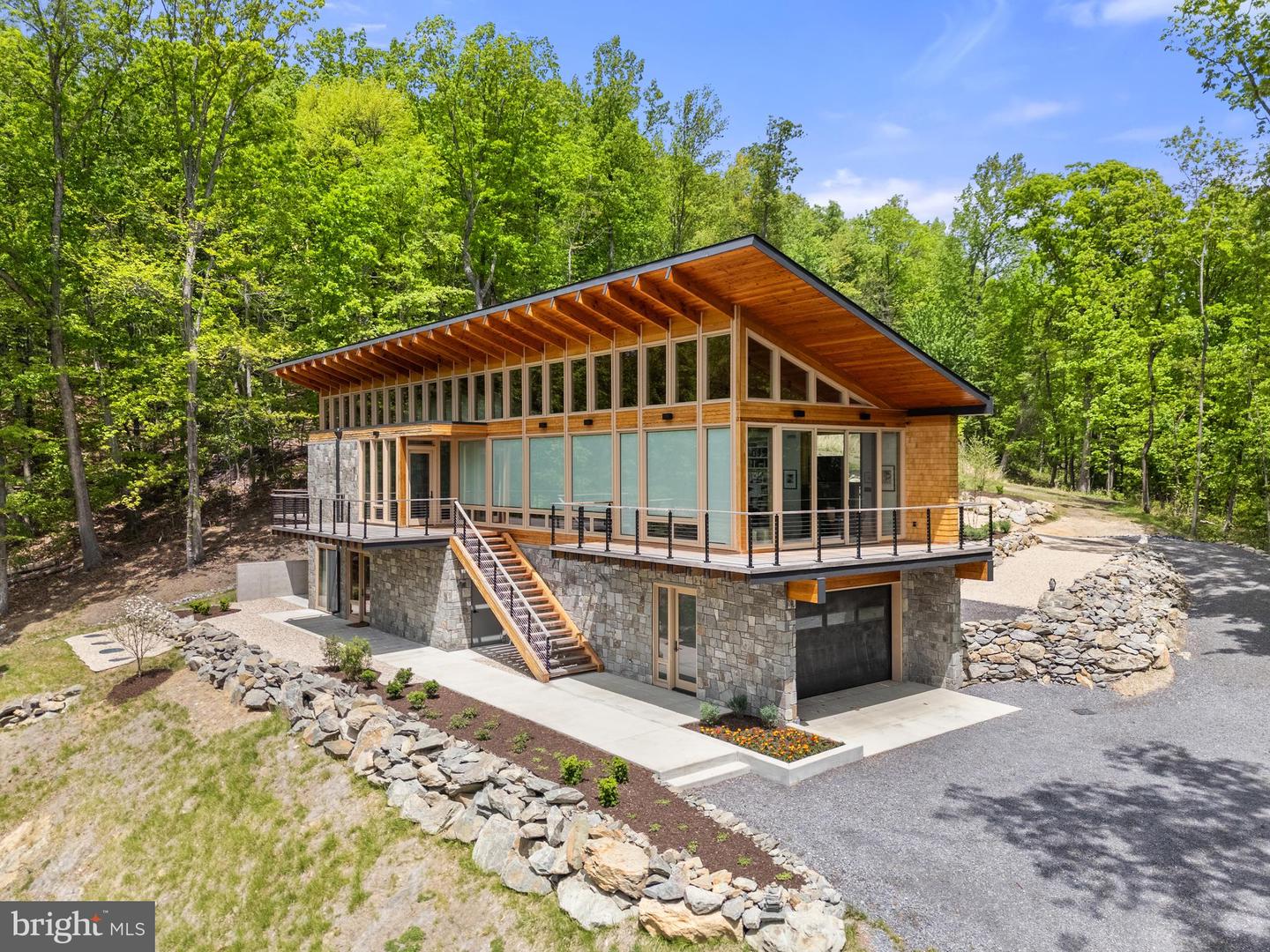 559 BESSIE BELL MOUNTAIN RD, CASTLETON, Virginia 22716, 3 Bedrooms Bedrooms, ,2 BathroomsBathrooms,Residential,For sale,559 BESSIE BELL MOUNTAIN RD,VARP2002080 MLS # VARP2002080