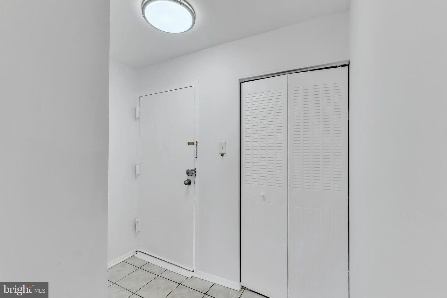 523 N ARMISTEAD ST #102, ALEXANDRIA, Virginia 22312, 2 Bedrooms Bedrooms, ,1 BathroomBathrooms,Residential,For sale,523 N ARMISTEAD ST #102,VAAX2046206 MLS # VAAX2046206