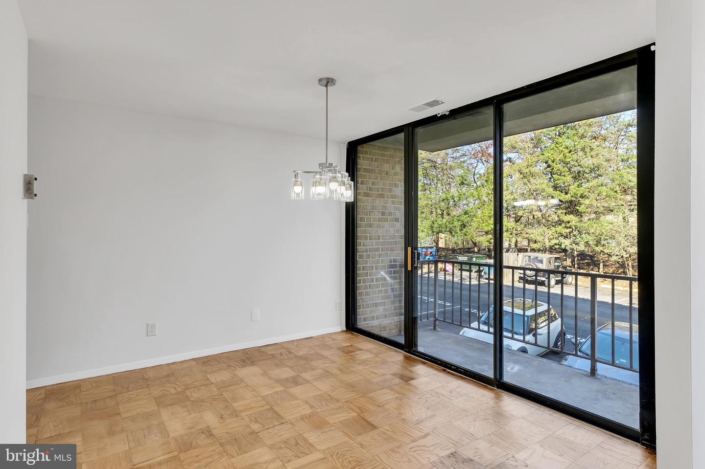 523 N ARMISTEAD ST #102, ALEXANDRIA, Virginia 22312, 2 Bedrooms Bedrooms, ,1 BathroomBathrooms,Residential,For sale,523 N ARMISTEAD ST #102,VAAX2046206 MLS # VAAX2046206