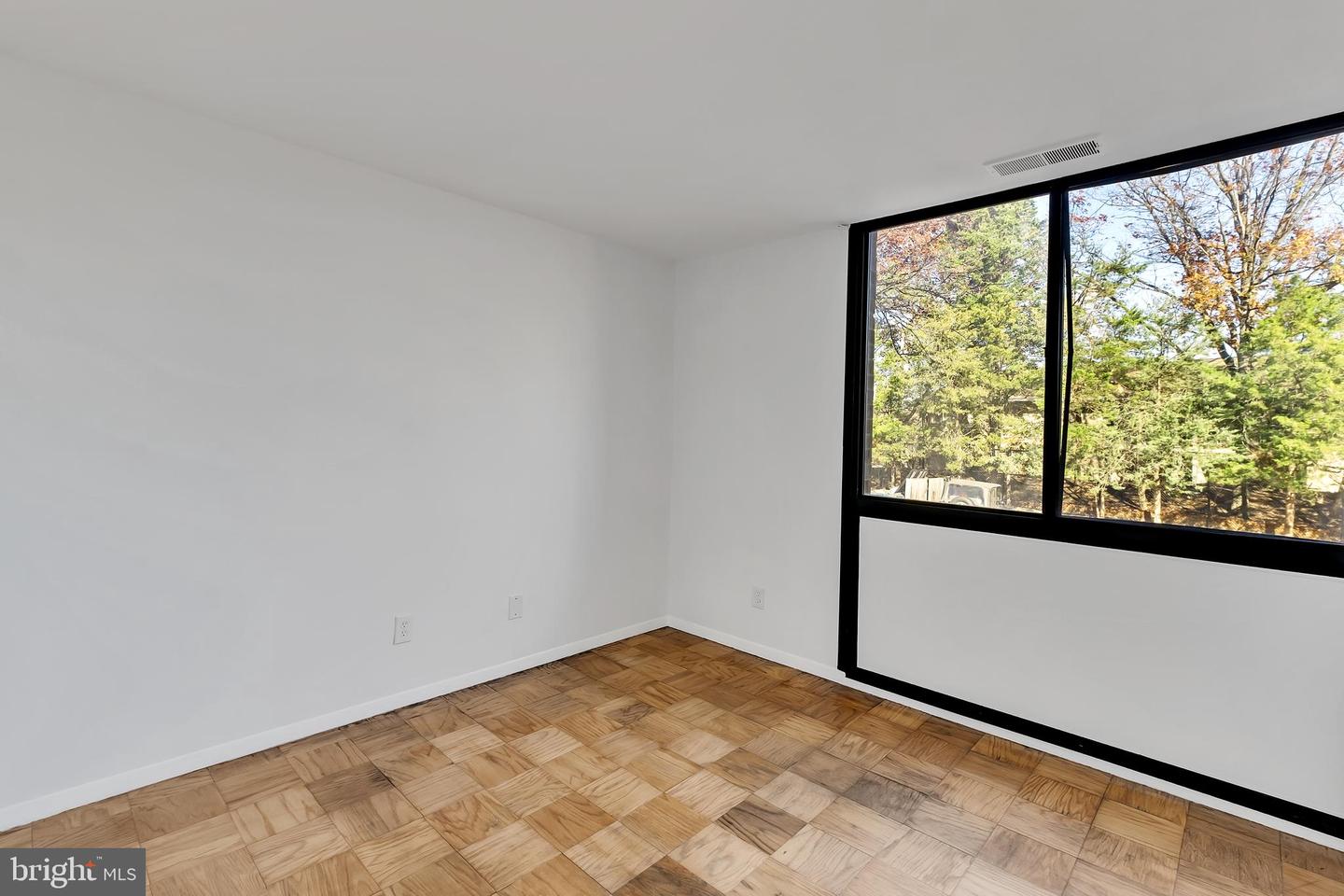 523 N ARMISTEAD ST #102, ALEXANDRIA, Virginia 22312, 2 Bedrooms Bedrooms, ,1 BathroomBathrooms,Residential,For sale,523 N ARMISTEAD ST #102,VAAX2046206 MLS # VAAX2046206