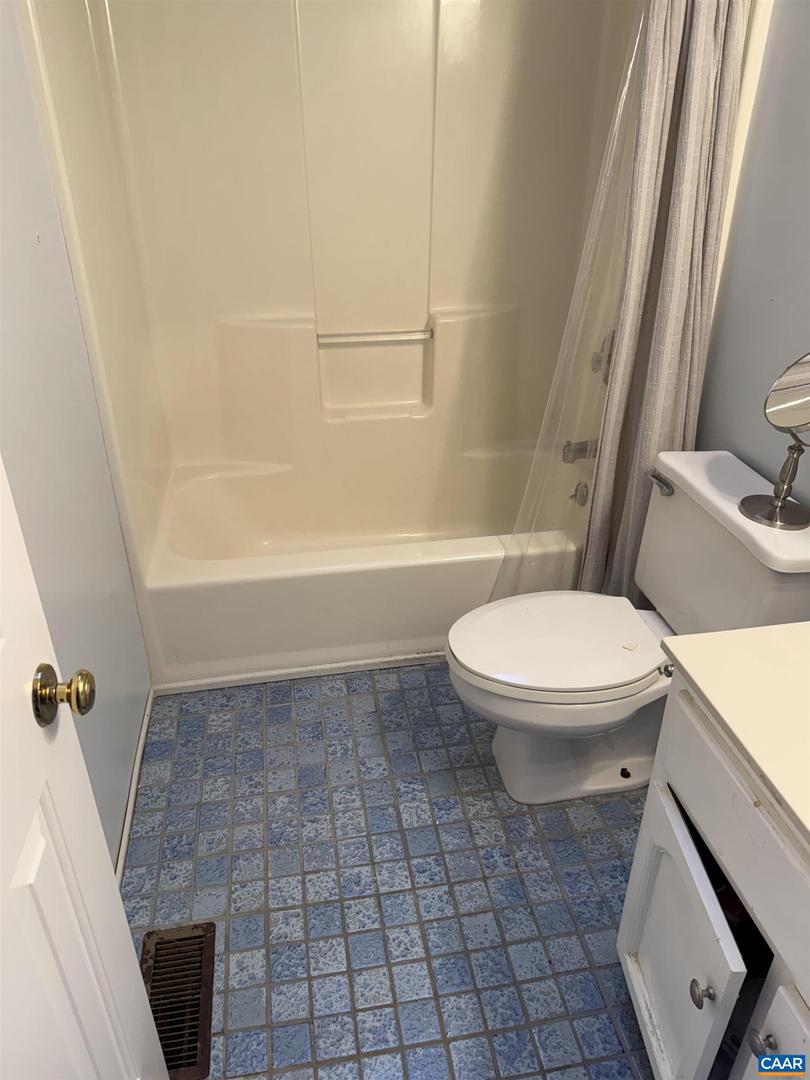 2307 FINCH CT, CHARLOTTESVILLE, Virginia 22911, 3 Bedrooms Bedrooms, ,2 BathroomsBathrooms,Residential,For sale,2307 FINCH CT,665861 MLS # 665861 2307 FINCH CT, CHARLOTTESVILLE, Virginia 22911, 3 Bedrooms Bedrooms, ,2 BathroomsBathrooms,Residential,For sale,2307 FINCH CT,665861 MLS # 665861