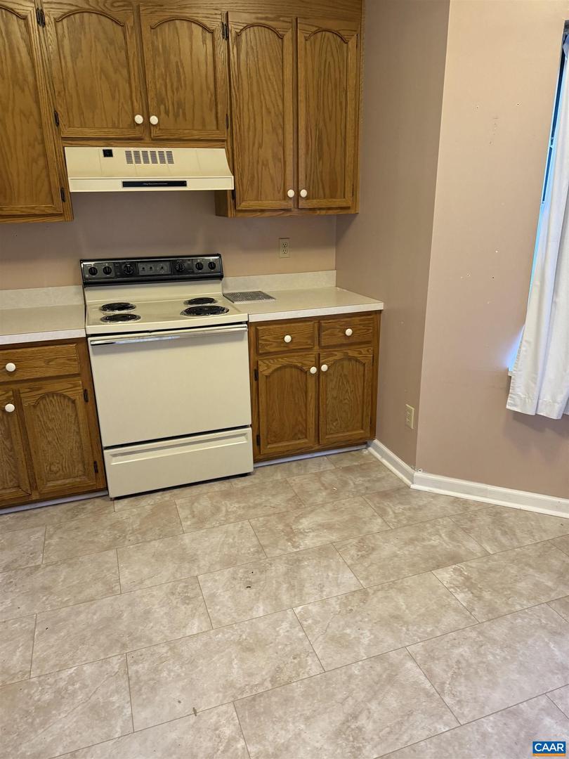 2307 FINCH CT, CHARLOTTESVILLE, Virginia 22911, 3 Bedrooms Bedrooms, ,2 BathroomsBathrooms,Residential,For sale,2307 FINCH CT,665861 MLS # 665861 2307 FINCH CT, CHARLOTTESVILLE, Virginia 22911, 3 Bedrooms Bedrooms, ,2 BathroomsBathrooms,Residential,For sale,2307 FINCH CT,665861 MLS # 665861