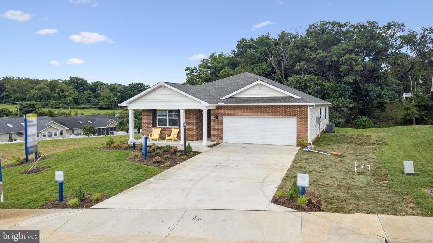 17 RIVER OAK DR, STAUNTON, Virginia 24401, 4 Bedrooms Bedrooms, ,2 BathroomsBathrooms,Residential,For sale,17 RIVER OAK DR,VASC2000678 MLS # VASC2000678