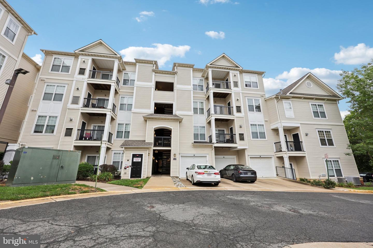 11355 ARISTOTLE DR #8-313, FAIRFAX, Virginia 22030, 2 Bedrooms Bedrooms, ,2 BathroomsBathrooms,Residential,For sale,11355 ARISTOTLE DR #8-313,VAFX2261694 MLS # VAFX2261694
