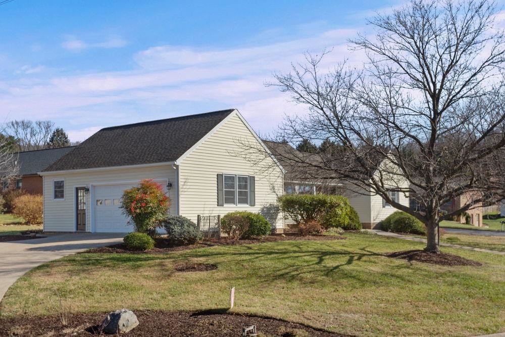 655 GREENWOOD ST, ROCKINGHAM, Virginia 22801, 3 Bedrooms Bedrooms, ,2 BathroomsBathrooms,Residential,655 GREENWOOD ST,671498 MLS # 671498