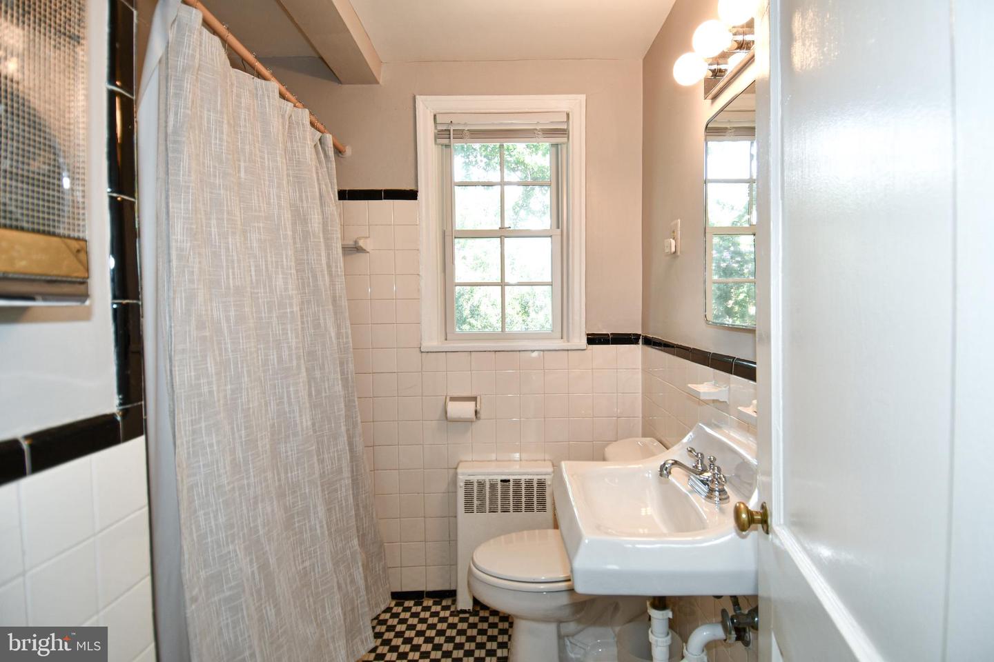 6608 POTOMAC AVE #B2, ALEXANDRIA, Virginia 22307, 2 Bedrooms Bedrooms, ,1 BathroomBathrooms,Residential,For sale,6608 POTOMAC AVE #B2,VAFX2264508 MLS # VAFX2264508