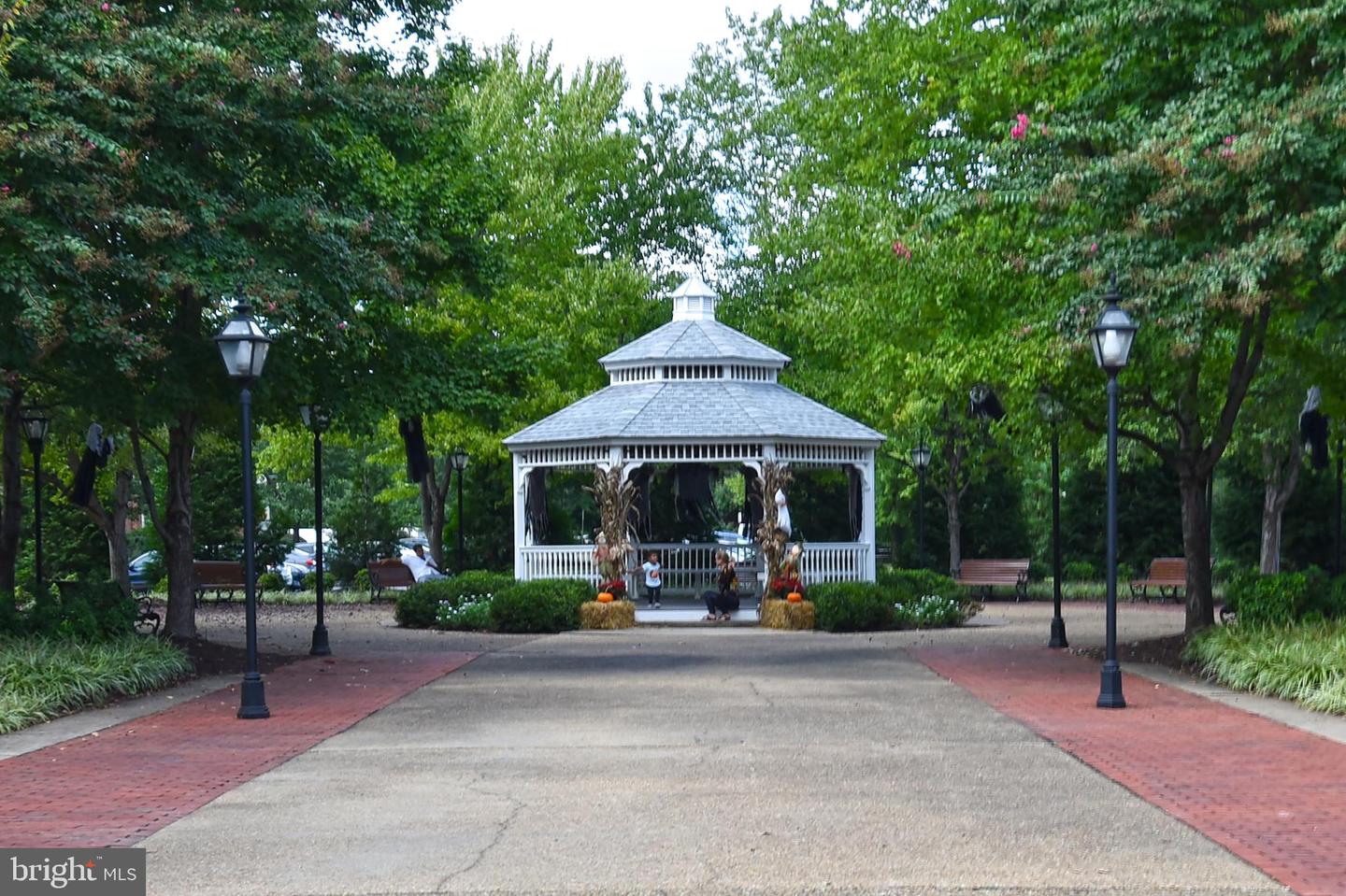 6608 POTOMAC AVE #B2, ALEXANDRIA, Virginia 22307, 2 Bedrooms Bedrooms, ,1 BathroomBathrooms,Residential,For sale,6608 POTOMAC AVE #B2,VAFX2264508 MLS # VAFX2264508