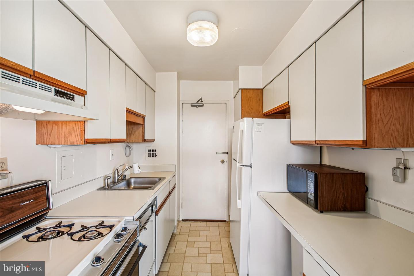 6621 WAKEFIELD DR #910, ALEXANDRIA, Virginia 22307, 1 Bedroom Bedrooms, ,1 BathroomBathrooms,Residential,For sale,6621 WAKEFIELD DR #910,VAFX2264882 MLS # VAFX2264882