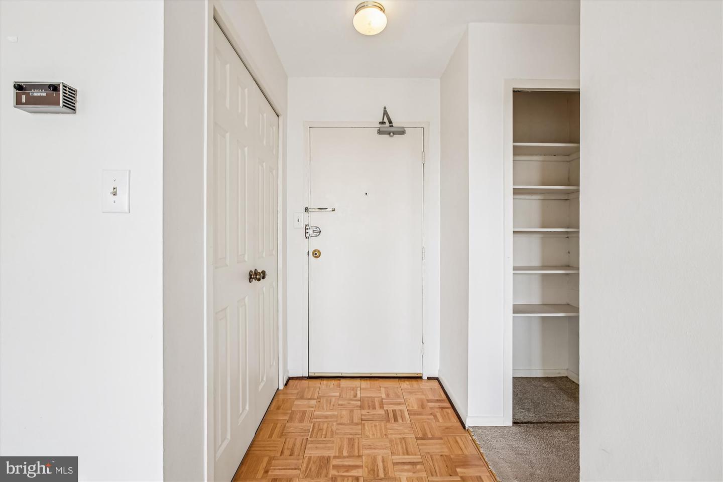 6621 WAKEFIELD DR #910, ALEXANDRIA, Virginia 22307, 1 Bedroom Bedrooms, ,1 BathroomBathrooms,Residential,For sale,6621 WAKEFIELD DR #910,VAFX2264882 MLS # VAFX2264882