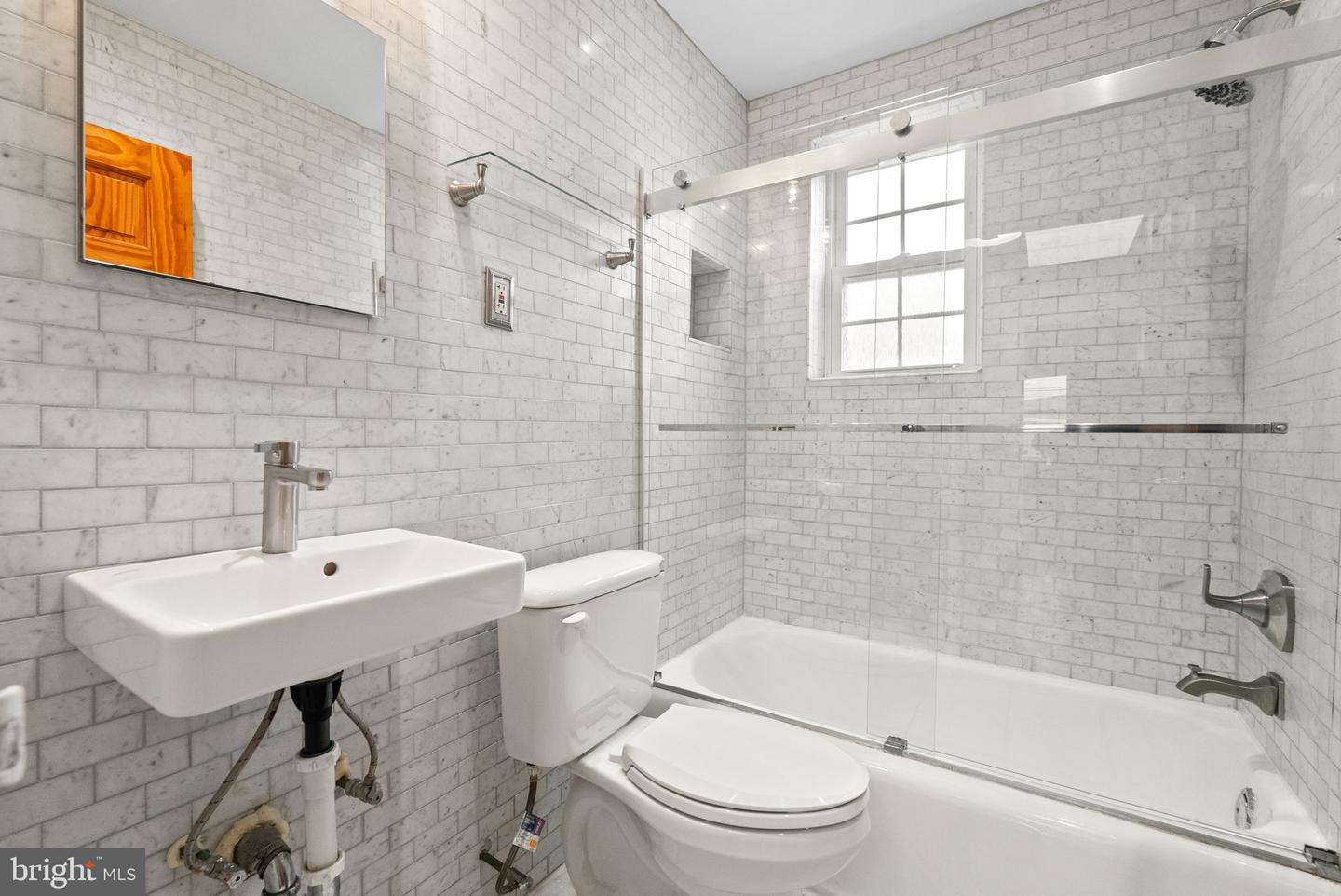 518 RIGGS RD NE, WASHINGTON, District Of Columbia 20011, 3 Bedrooms Bedrooms, ,1 BathroomBathrooms,Residential,For sale,518 RIGGS RD NE,DCDC2221646 MLS # DCDC2221646