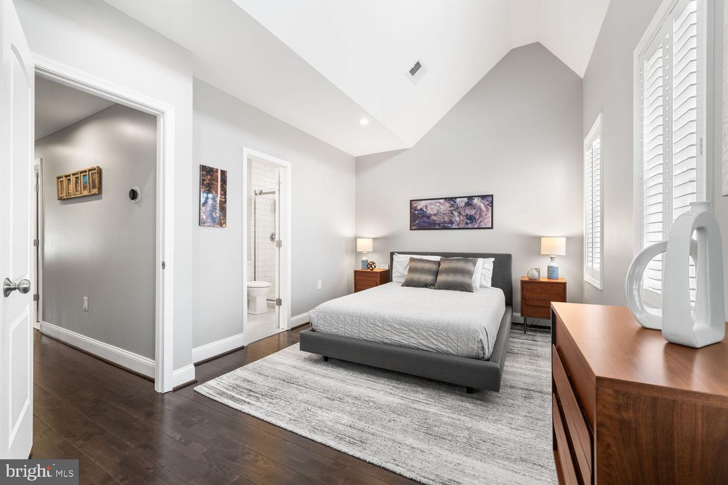 4529 NEW HAMPSHIRE AVE NW, WASHINGTON, District Of Columbia 20011, 4 Bedrooms Bedrooms, ,3 BathroomsBathrooms,Residential,For sale,4529 NEW HAMPSHIRE AVE NW,DCDC2231194 MLS # DCDC2231194