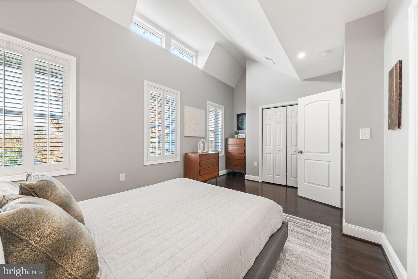 4529 NEW HAMPSHIRE AVE NW, WASHINGTON, District Of Columbia 20011, 4 Bedrooms Bedrooms, ,3 BathroomsBathrooms,Residential,For sale,4529 NEW HAMPSHIRE AVE NW,DCDC2231194 MLS # DCDC2231194