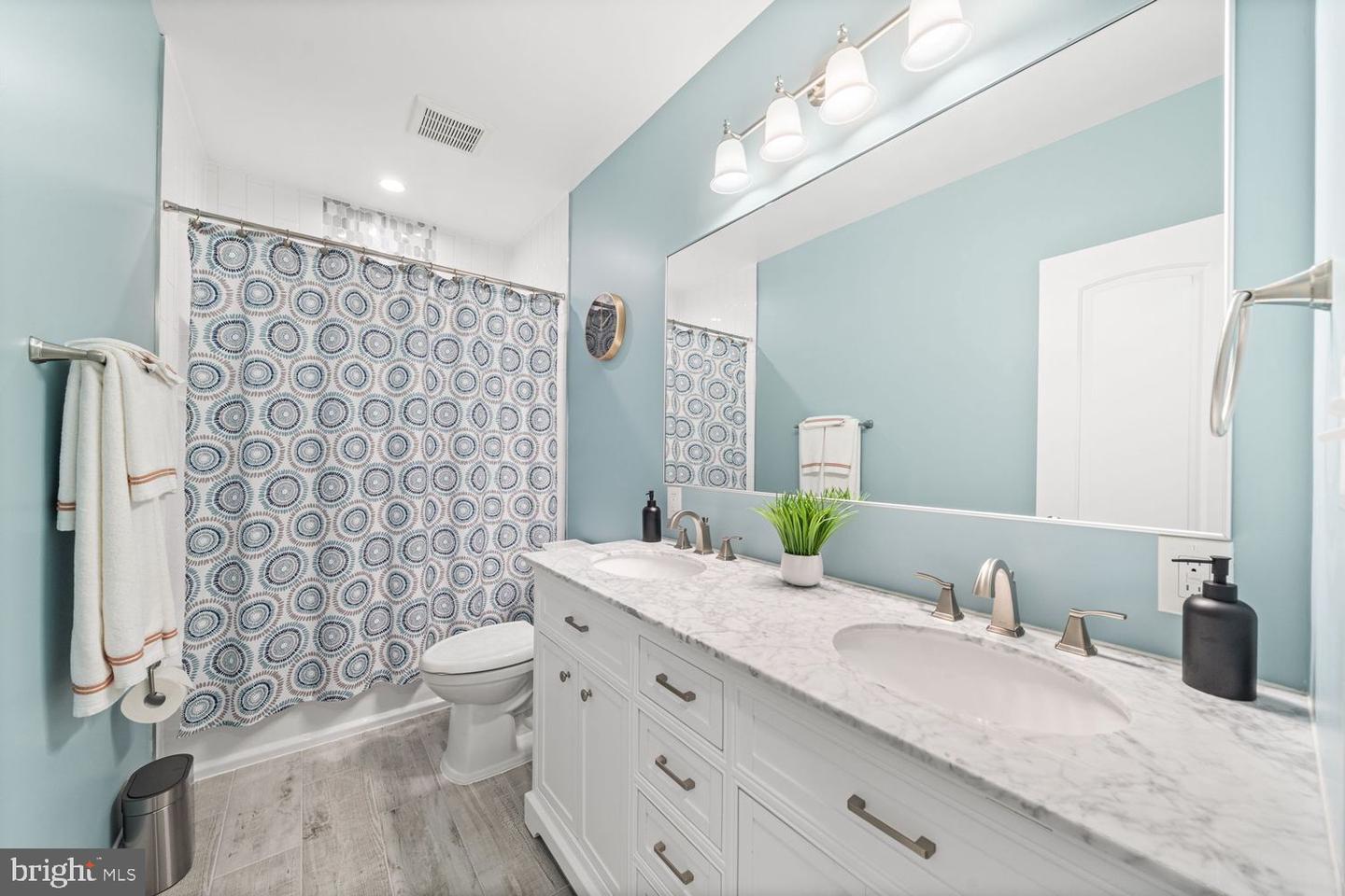 4529 NEW HAMPSHIRE AVE NW, WASHINGTON, District Of Columbia 20011, 4 Bedrooms Bedrooms, ,3 BathroomsBathrooms,Residential,For sale,4529 NEW HAMPSHIRE AVE NW,DCDC2231194 MLS # DCDC2231194