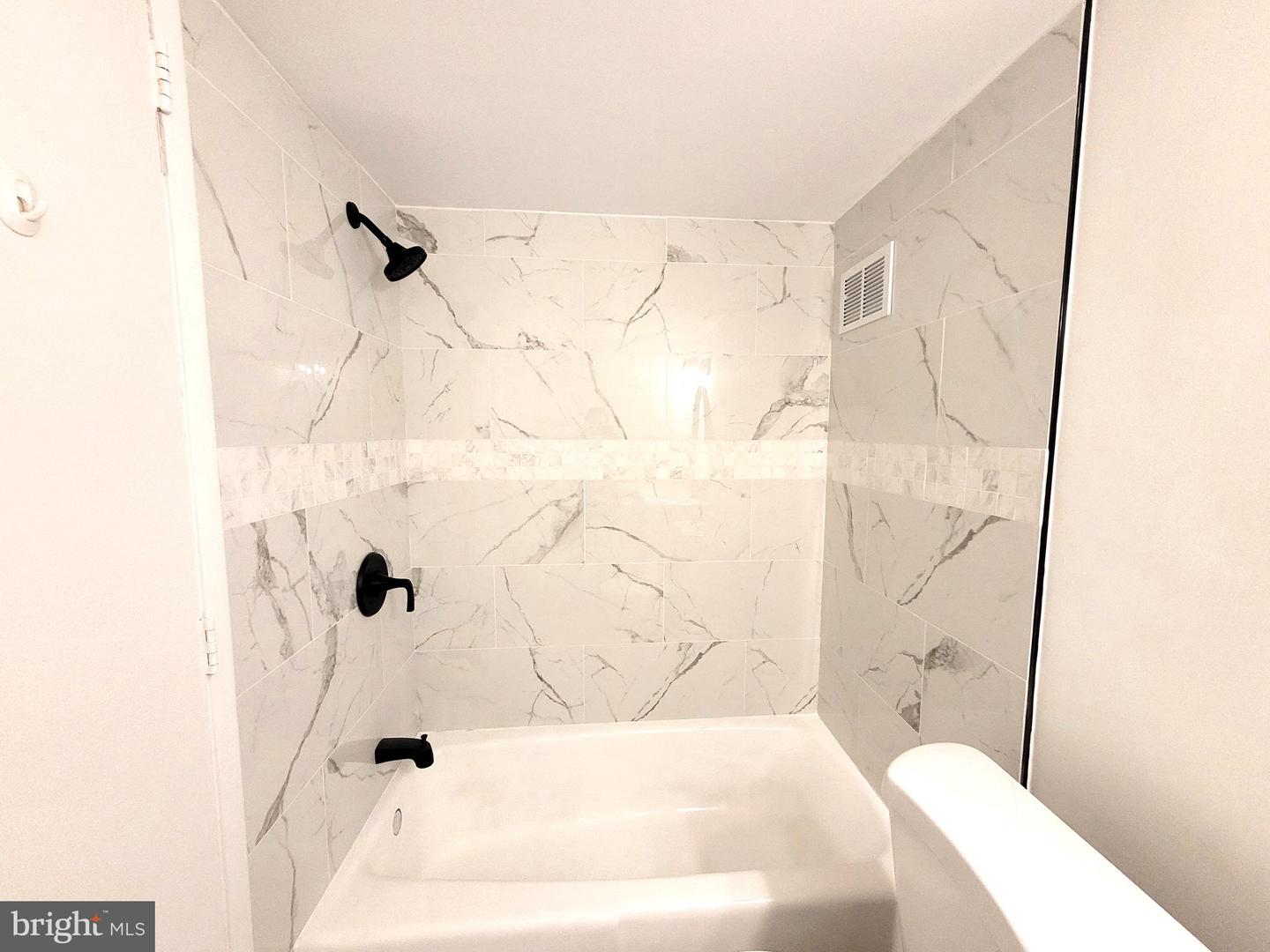 6147 LEESBURG PIKE #506, FALLS CHURCH, Virginia 22041, 2 Bedrooms Bedrooms, ,1 BathroomBathrooms,Residential,For sale,6147 LEESBURG PIKE #506,VAFX2280184 MLS # VAFX2280184