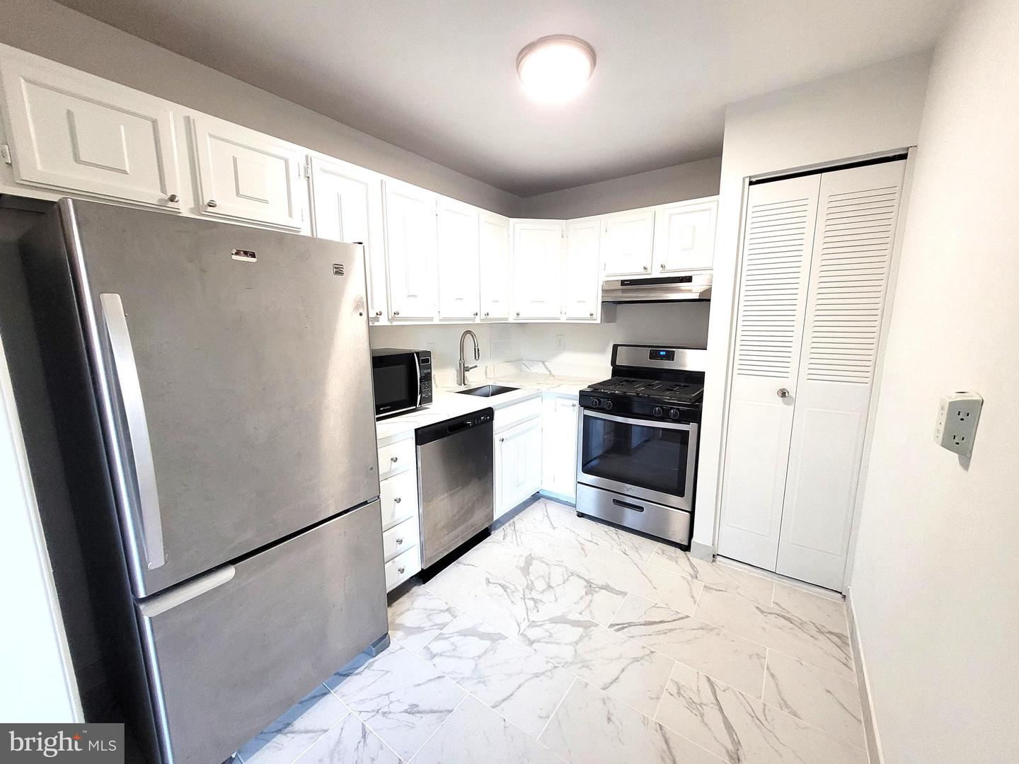 6147 LEESBURG PIKE #506, FALLS CHURCH, Virginia 22041, 2 Bedrooms Bedrooms, ,1 BathroomBathrooms,Residential,For sale,6147 LEESBURG PIKE #506,VAFX2280184 MLS # VAFX2280184