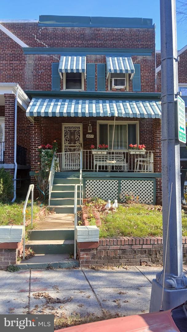 621 21ST ST NE, WASHINGTON, District Of Columbia 20002, 3 Bedrooms Bedrooms, ,1 BathroomBathrooms,Residential,For sale,621 21ST ST NE,DCDC2233070 MLS # DCDC2233070 621 21ST ST NE, WASHINGTON, District Of Columbia 20002, 3 Bedrooms Bedrooms, ,1 BathroomBathrooms,Residential,For sale,621 21ST ST NE,DCDC2233070 MLS # DCDC2233070