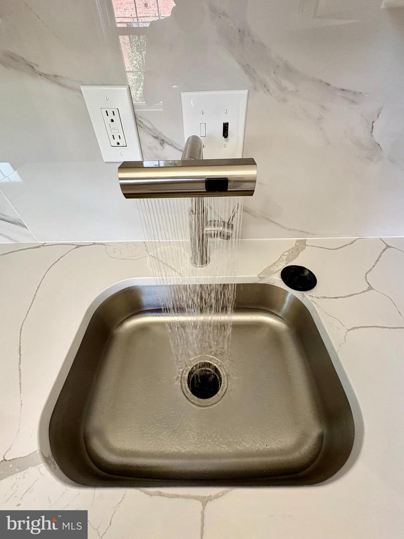 2008 38TH ST SE #302, WASHINGTON, District Of Columbia 20020, 2 Bedrooms Bedrooms, ,1 BathroomBathrooms,Residential,For sale,2008 38TH ST SE #302,DCDC2233226 MLS # DCDC2233226 2008 38TH ST SE #302, WASHINGTON, District Of Columbia 20020, 2 Bedrooms Bedrooms, ,1 BathroomBathrooms,Residential,For sale,2008 38TH ST SE #302,DCDC2233226 MLS # DCDC2233226