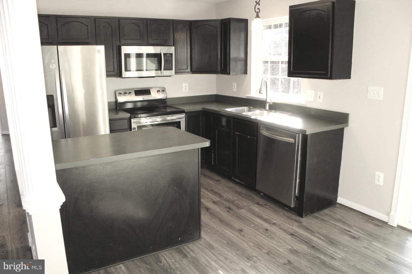 10402 SKINNER HILL DR, FREDERICKSBURG, Virginia 22408, 5 Bedrooms Bedrooms, ,3 BathroomsBathrooms,Residential,For sale,10402 SKINNER HILL DR,VASP2037856 MLS # VASP2037856