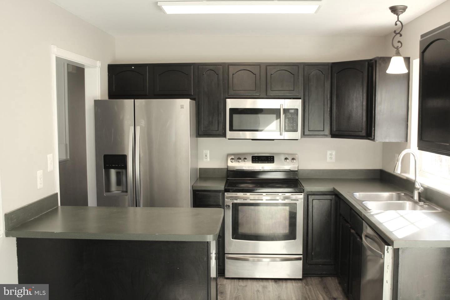 10402 SKINNER HILL DR, FREDERICKSBURG, Virginia 22408, 5 Bedrooms Bedrooms, ,3 BathroomsBathrooms,Residential,For sale,10402 SKINNER HILL DR,VASP2037856 MLS # VASP2037856