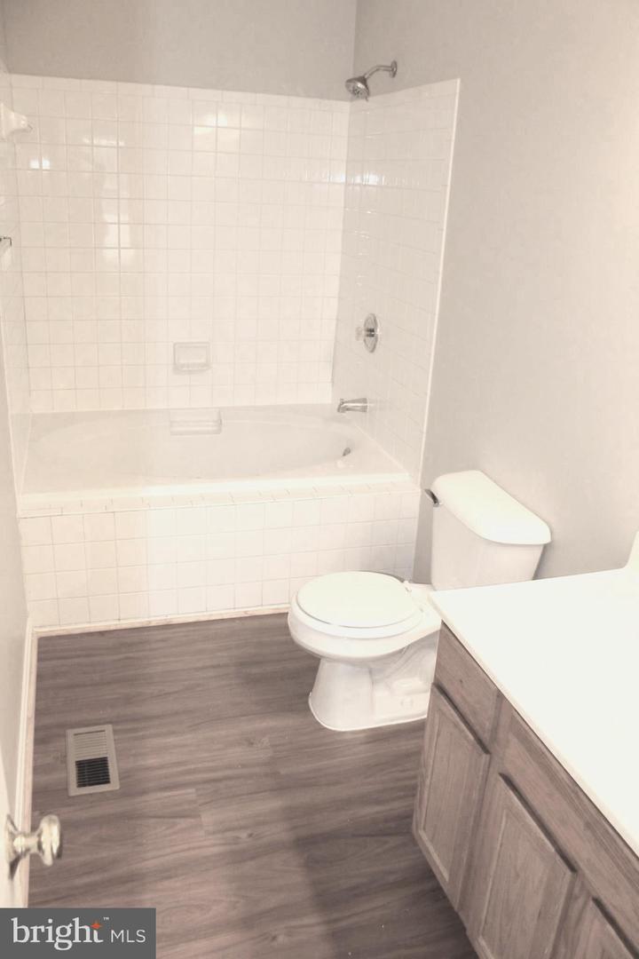 10402 SKINNER HILL DR, FREDERICKSBURG, Virginia 22408, 5 Bedrooms Bedrooms, ,3 BathroomsBathrooms,Residential,For sale,10402 SKINNER HILL DR,VASP2037856 MLS # VASP2037856