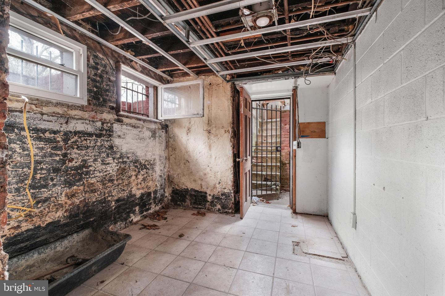 300 P ST NW, WASHINGTON, District Of Columbia 20001, 3 Bedrooms Bedrooms, 11 Rooms Rooms,2 BathroomsBathrooms,Residential,For sale,300 P ST NW,DCDC2233238 MLS # DCDC2233238