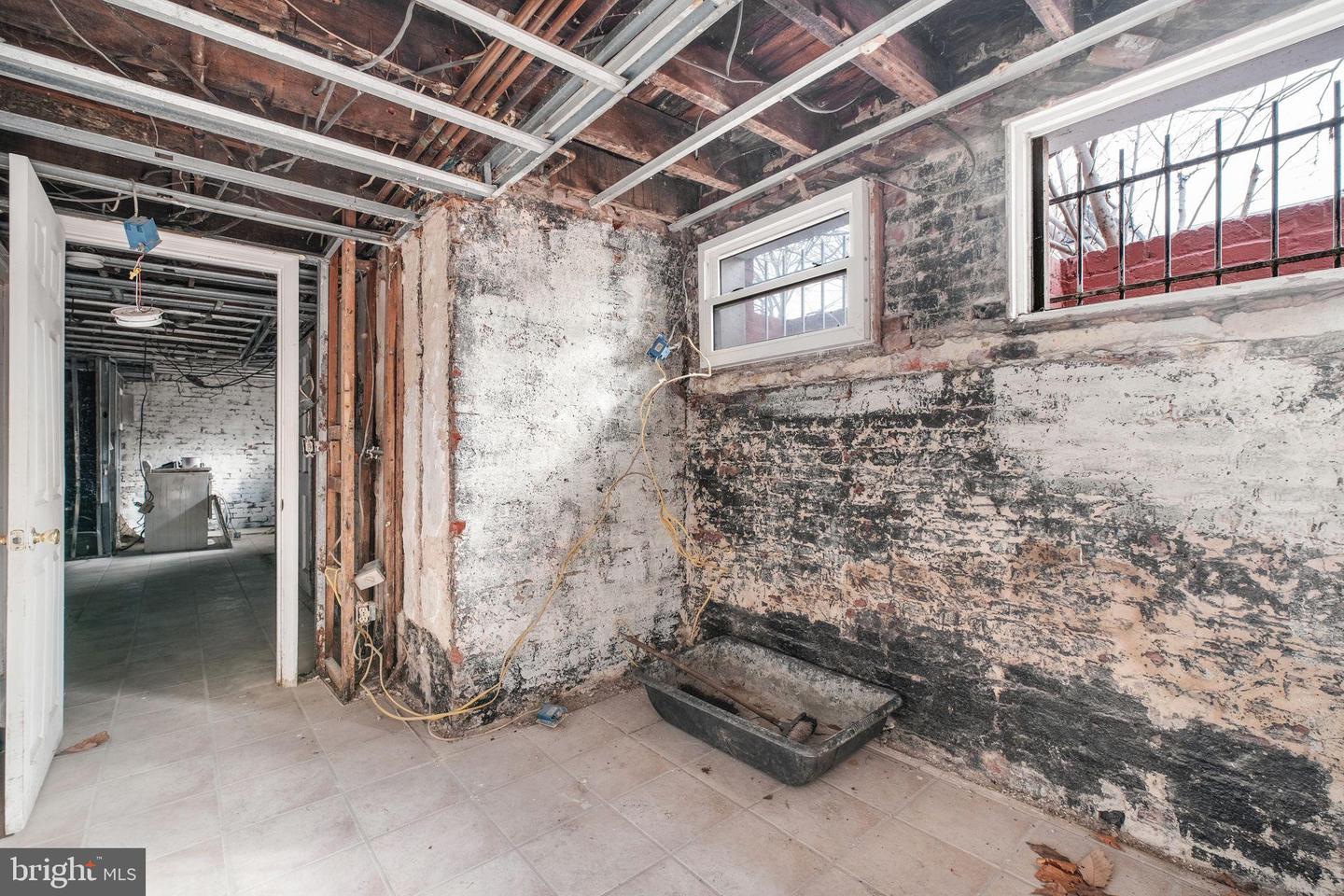 300 P ST NW, WASHINGTON, District Of Columbia 20001, 3 Bedrooms Bedrooms, 11 Rooms Rooms,2 BathroomsBathrooms,Residential,For sale,300 P ST NW,DCDC2233238 MLS # DCDC2233238