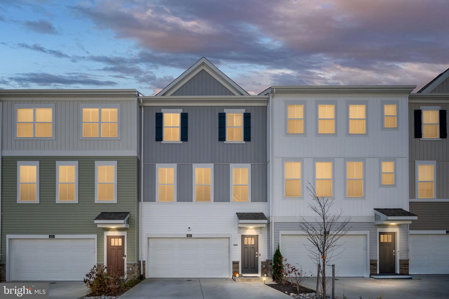 425 SNOWBERRY LN, FREDERICKSBURG, Virginia 22405, 4 Bedrooms Bedrooms, ,3 BathroomsBathrooms,Residential,For sale,425 SNOWBERRY LN,VAST2044482 MLS # VAST2044482