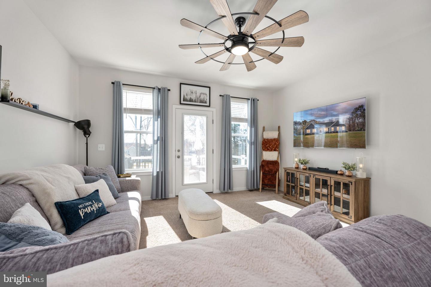 425 SNOWBERRY LN, FREDERICKSBURG, Virginia 22405, 4 Bedrooms Bedrooms, ,3 BathroomsBathrooms,Residential,For sale,425 SNOWBERRY LN,VAST2044482 MLS # VAST2044482