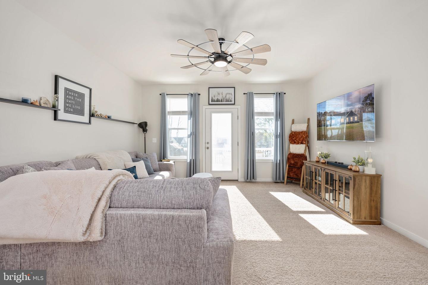 425 SNOWBERRY LN, FREDERICKSBURG, Virginia 22405, 4 Bedrooms Bedrooms, ,3 BathroomsBathrooms,Residential,For sale,425 SNOWBERRY LN,VAST2044482 MLS # VAST2044482