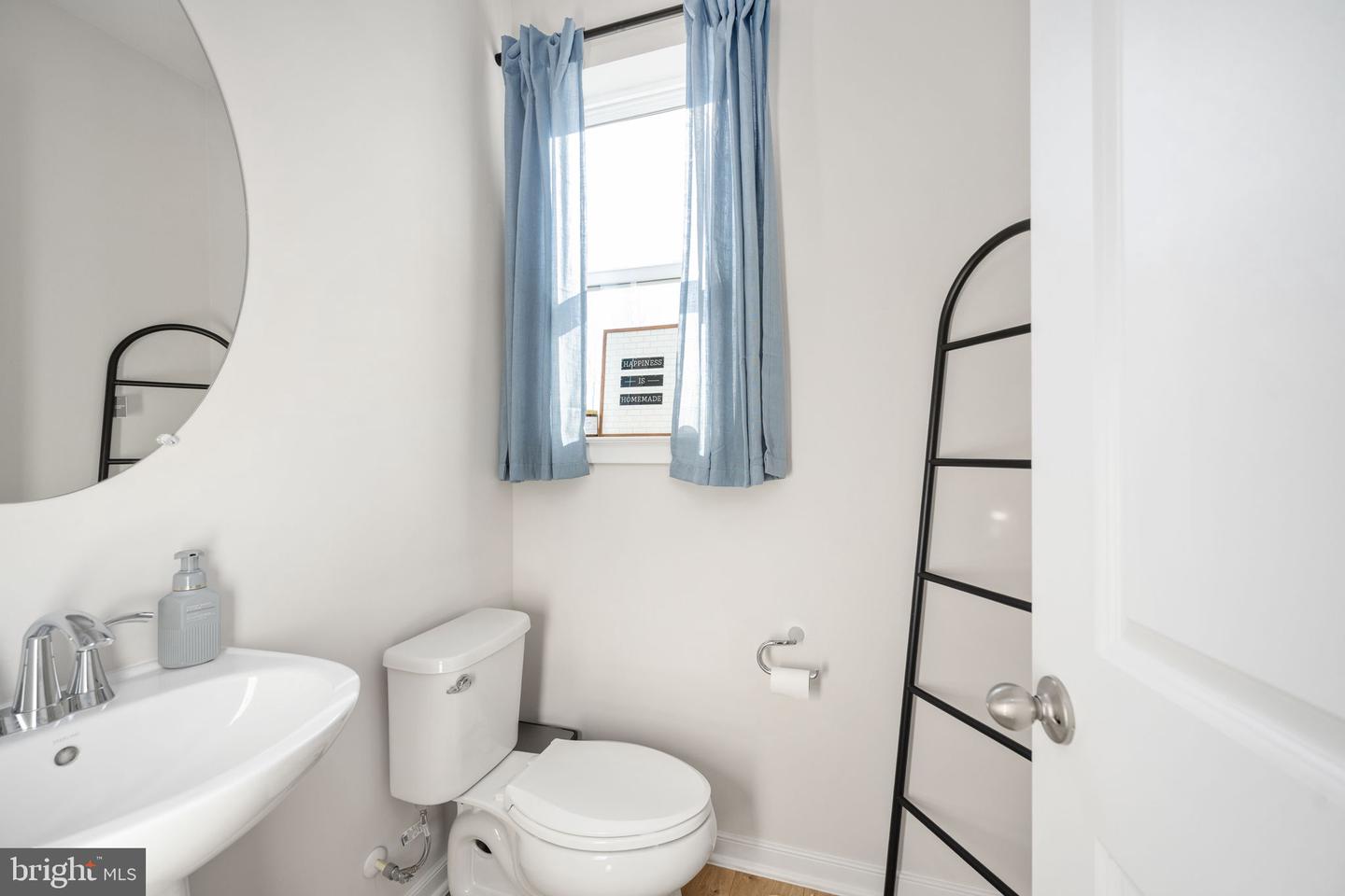 425 SNOWBERRY LN, FREDERICKSBURG, Virginia 22405, 4 Bedrooms Bedrooms, ,3 BathroomsBathrooms,Residential,For sale,425 SNOWBERRY LN,VAST2044482 MLS # VAST2044482