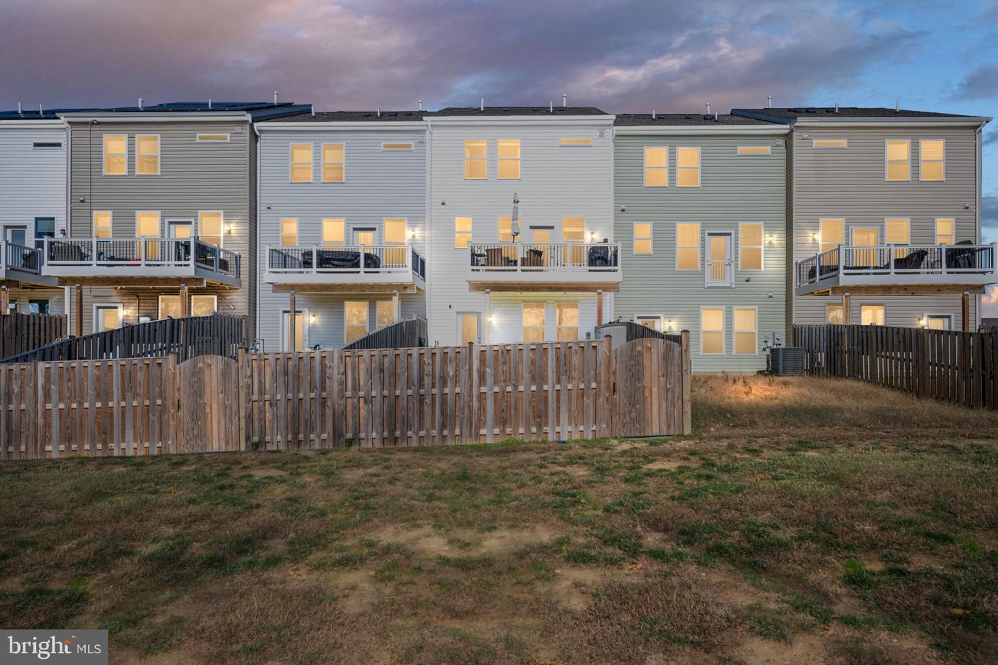 425 SNOWBERRY LN, FREDERICKSBURG, Virginia 22405, 4 Bedrooms Bedrooms, ,3 BathroomsBathrooms,Residential,For sale,425 SNOWBERRY LN,VAST2044482 MLS # VAST2044482