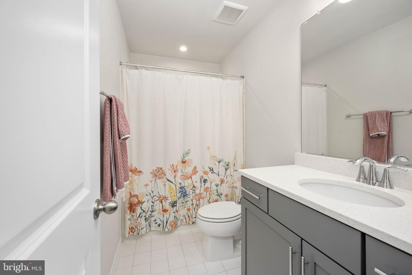 425 SNOWBERRY LN, FREDERICKSBURG, Virginia 22405, 4 Bedrooms Bedrooms, ,3 BathroomsBathrooms,Residential,For sale,425 SNOWBERRY LN,VAST2044482 MLS # VAST2044482