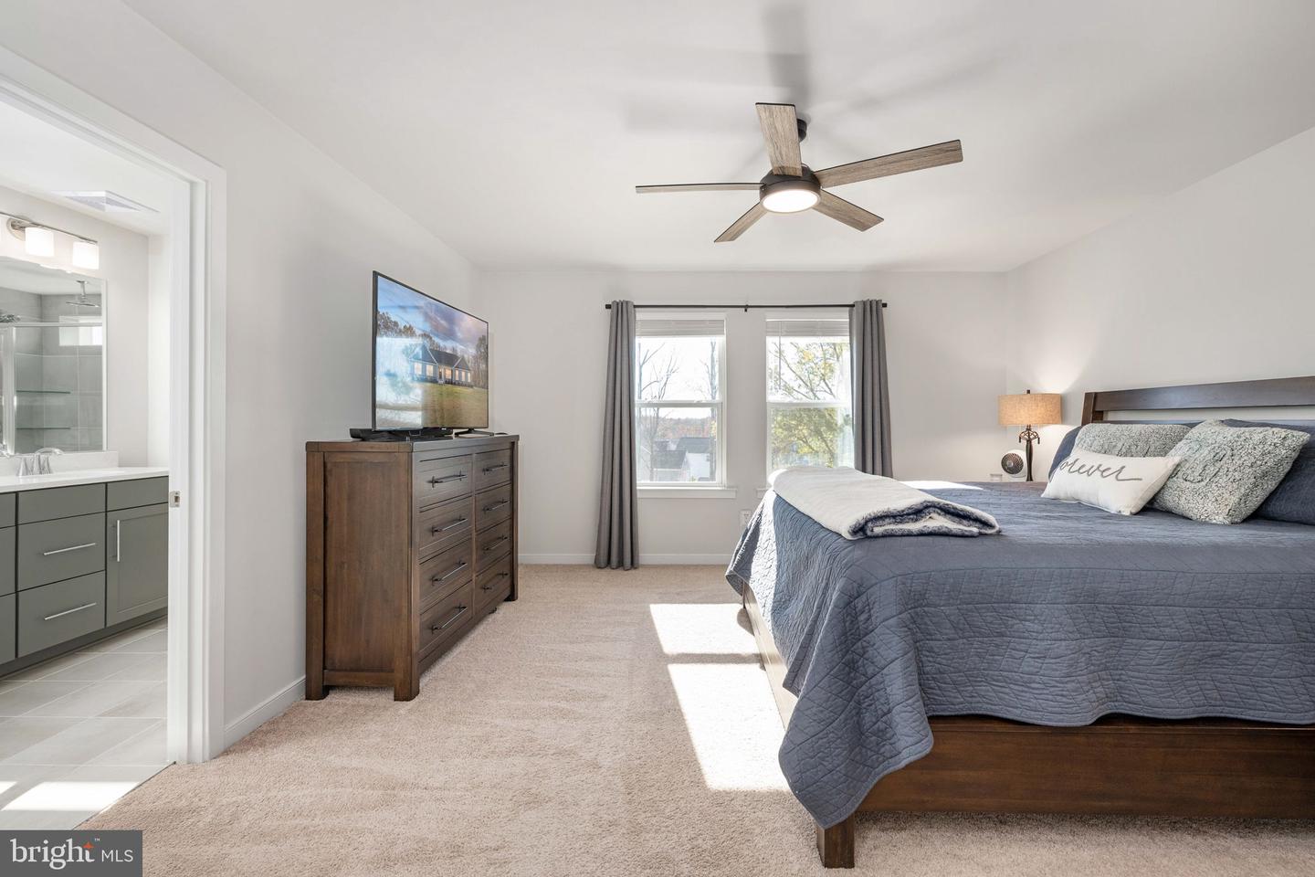 425 SNOWBERRY LN, FREDERICKSBURG, Virginia 22405, 4 Bedrooms Bedrooms, ,3 BathroomsBathrooms,Residential,For sale,425 SNOWBERRY LN,VAST2044482 MLS # VAST2044482