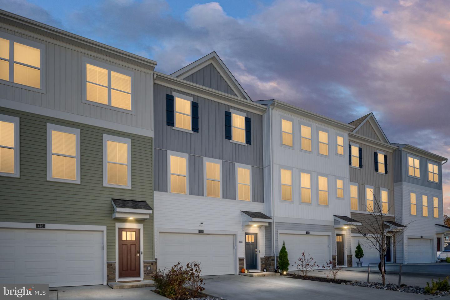 425 SNOWBERRY LN, FREDERICKSBURG, Virginia 22405, 4 Bedrooms Bedrooms, ,3 BathroomsBathrooms,Residential,For sale,425 SNOWBERRY LN,VAST2044482 MLS # VAST2044482