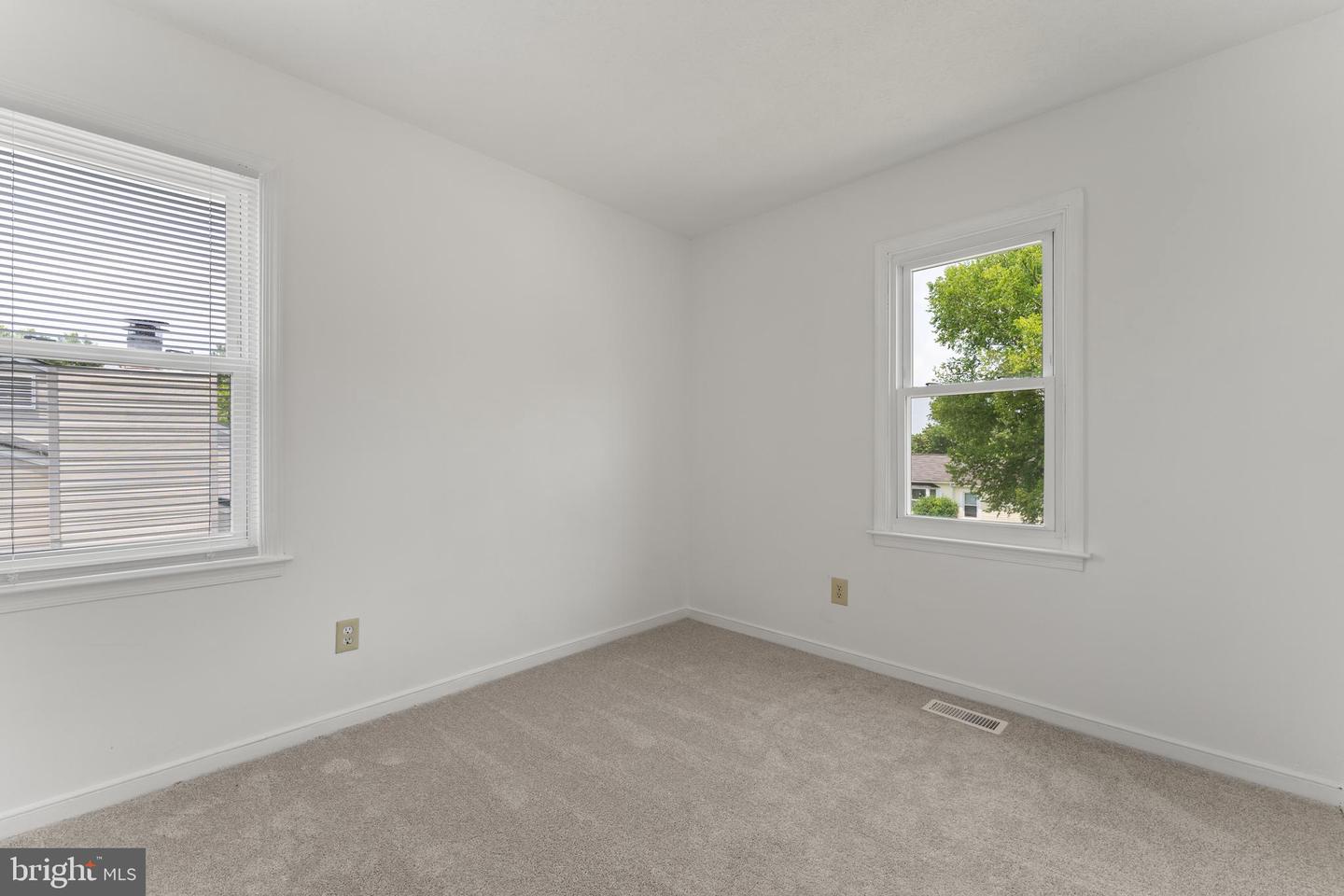 4602 H WHITING CIR, RICHMOND, Virginia 23231, 3 Bedrooms Bedrooms, ,2 BathroomsBathrooms,Residential,For sale,4602 H WHITING CIR,VARC2000706 MLS # VARC2000706 4602 H WHITING CIR, RICHMOND, Virginia 23231, 3 Bedrooms Bedrooms, ,2 BathroomsBathrooms,Residential,For sale,4602 H WHITING CIR,VARC2000706 MLS # VARC2000706