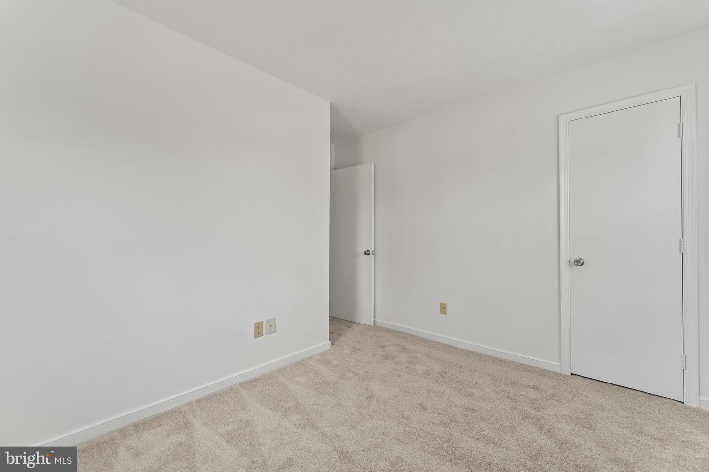 4602 H WHITING CIR, RICHMOND, Virginia 23231, 3 Bedrooms Bedrooms, ,2 BathroomsBathrooms,Residential,For sale,4602 H WHITING CIR,VARC2000706 MLS # VARC2000706 4602 H WHITING CIR, RICHMOND, Virginia 23231, 3 Bedrooms Bedrooms, ,2 BathroomsBathrooms,Residential,For sale,4602 H WHITING CIR,VARC2000706 MLS # VARC2000706