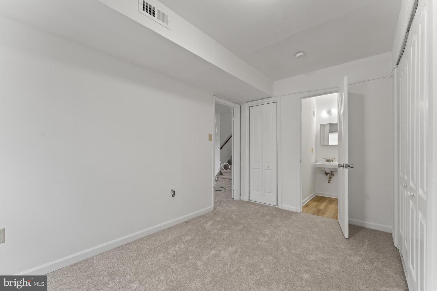 4602 H WHITING CIR, RICHMOND, Virginia 23231, 3 Bedrooms Bedrooms, ,2 BathroomsBathrooms,Residential,For sale,4602 H WHITING CIR,VARC2000706 MLS # VARC2000706 4602 H WHITING CIR, RICHMOND, Virginia 23231, 3 Bedrooms Bedrooms, ,2 BathroomsBathrooms,Residential,For sale,4602 H WHITING CIR,VARC2000706 MLS # VARC2000706