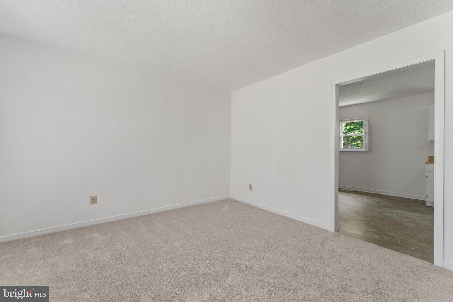 4602 H WHITING CIR, RICHMOND, Virginia 23231, 3 Bedrooms Bedrooms, ,2 BathroomsBathrooms,Residential,For sale,4602 H WHITING CIR,VARC2000706 MLS # VARC2000706 4602 H WHITING CIR, RICHMOND, Virginia 23231, 3 Bedrooms Bedrooms, ,2 BathroomsBathrooms,Residential,For sale,4602 H WHITING CIR,VARC2000706 MLS # VARC2000706