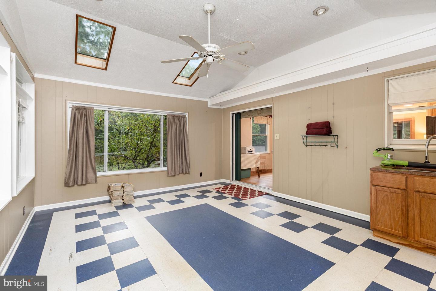 83 CREEK LN, FREDERICKSBURG, Virginia 22406, 4 Bedrooms Bedrooms, ,3 BathroomsBathrooms,Residential,For sale,83 CREEK LN,VAST2041682 MLS # VAST2041682