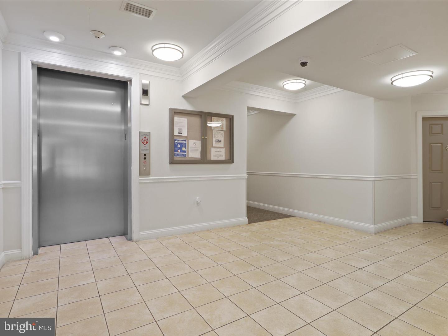 2101 N MONROE ST #212, ARLINGTON, Virginia 22207, 1 Bedroom Bedrooms, ,1 BathroomBathrooms,Residential,For sale,2101 N MONROE ST #212,VAAR2062968 MLS # VAAR2062968 2101 N MONROE ST #212, ARLINGTON, Virginia 22207, 1 Bedroom Bedrooms, ,1 BathroomBathrooms,Residential,For sale,2101 N MONROE ST #212,VAAR2062968 MLS # VAAR2062968