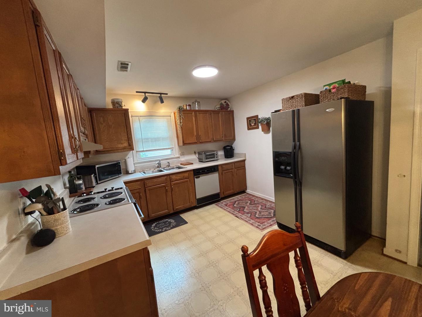 9728 COUNTRY WAY RD, GLEN ALLEN, Virginia 23060, 3 Bedrooms Bedrooms, 9 Rooms Rooms,2 BathroomsBathrooms,Residential,For sale,9728 COUNTRY WAY RD,VAHN2001062 MLS # VAHN2001062