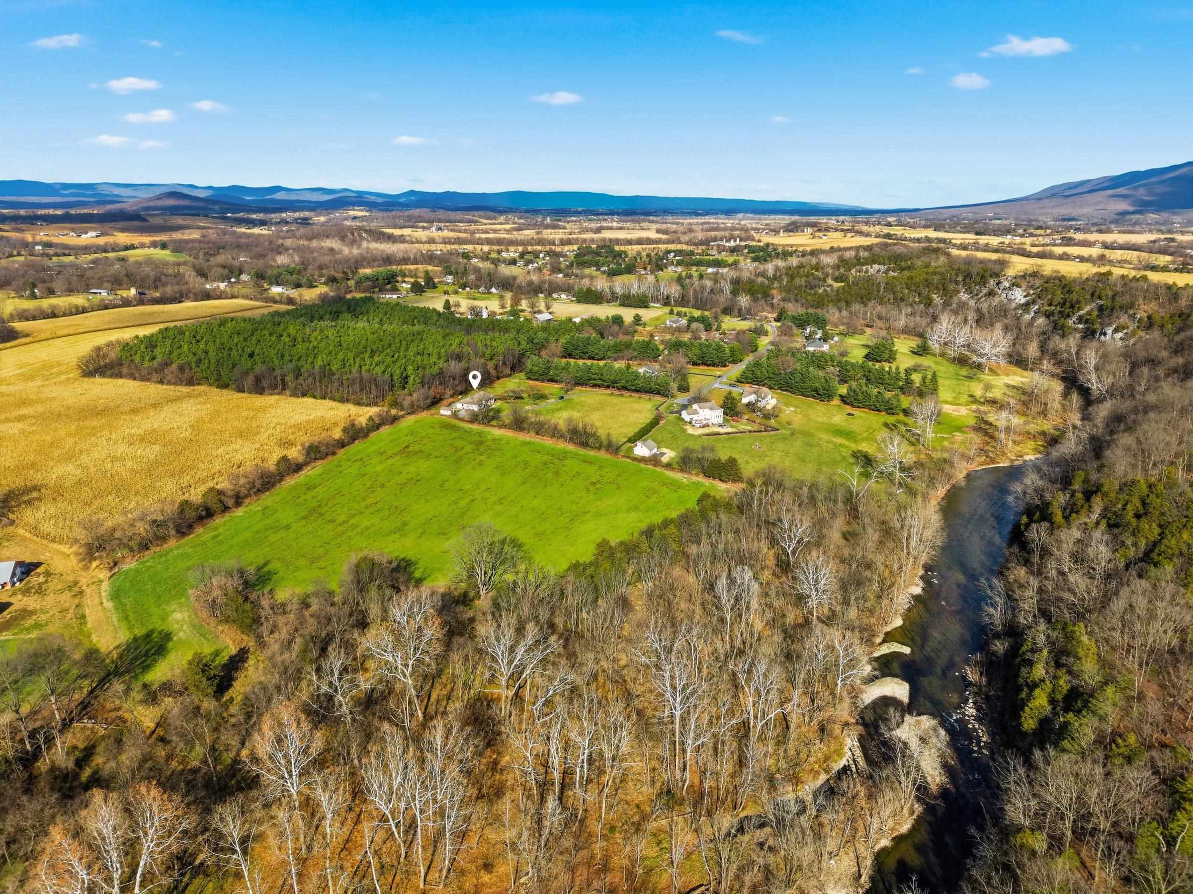 948 BATTLEFIELD BLUFF DR, NEW MARKET, Virginia 22844, 4 Bedrooms Bedrooms, ,2 BathroomsBathrooms,Residential,948 BATTLEFIELD BLUFF DR,671519 MLS # 671519 948 BATTLEFIELD BLUFF DR, NEW MARKET, Virginia 22844, 4 Bedrooms Bedrooms, ,2 BathroomsBathrooms,Residential,948 BATTLEFIELD BLUFF DR,671519 MLS # 671519