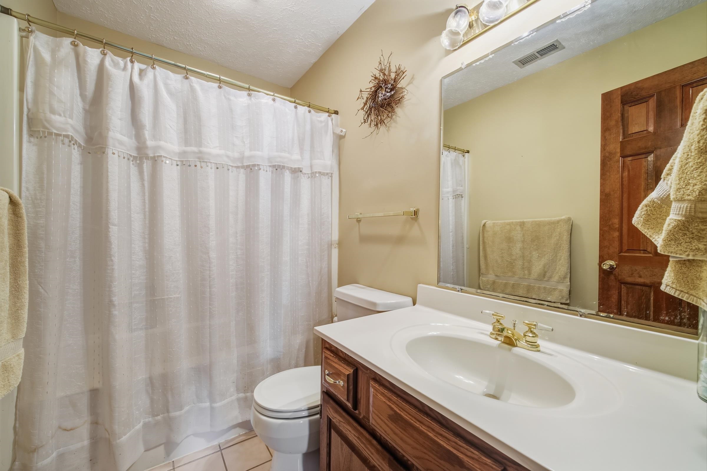 948 BATTLEFIELD BLUFF DR, NEW MARKET, Virginia 22844, 4 Bedrooms Bedrooms, ,2 BathroomsBathrooms,Residential,948 BATTLEFIELD BLUFF DR,671519 MLS # 671519 948 BATTLEFIELD BLUFF DR, NEW MARKET, Virginia 22844, 4 Bedrooms Bedrooms, ,2 BathroomsBathrooms,Residential,948 BATTLEFIELD BLUFF DR,671519 MLS # 671519