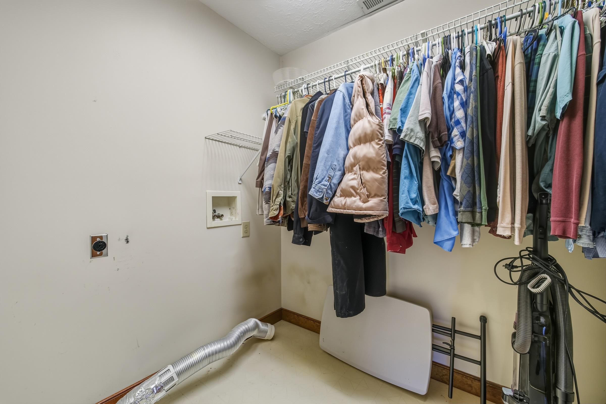 948 BATTLEFIELD BLUFF DR, NEW MARKET, Virginia 22844, 4 Bedrooms Bedrooms, ,2 BathroomsBathrooms,Residential,948 BATTLEFIELD BLUFF DR,671519 MLS # 671519 948 BATTLEFIELD BLUFF DR, NEW MARKET, Virginia 22844, 4 Bedrooms Bedrooms, ,2 BathroomsBathrooms,Residential,948 BATTLEFIELD BLUFF DR,671519 MLS # 671519