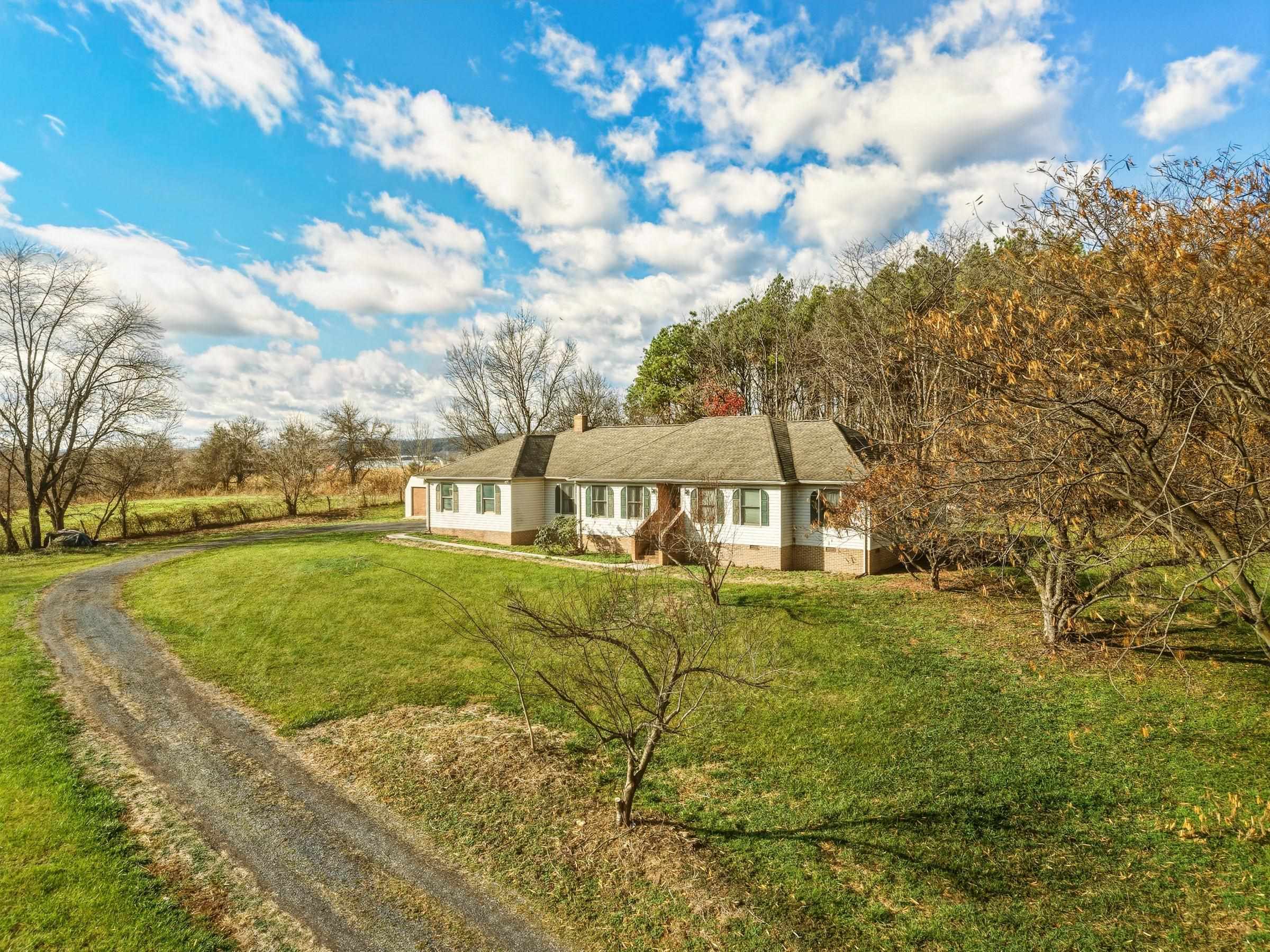 948 BATTLEFIELD BLUFF DR, NEW MARKET, Virginia 22844, 4 Bedrooms Bedrooms, ,2 BathroomsBathrooms,Residential,948 BATTLEFIELD BLUFF DR,671519 MLS # 671519 948 BATTLEFIELD BLUFF DR, NEW MARKET, Virginia 22844, 4 Bedrooms Bedrooms, ,2 BathroomsBathrooms,Residential,948 BATTLEFIELD BLUFF DR,671519 MLS # 671519